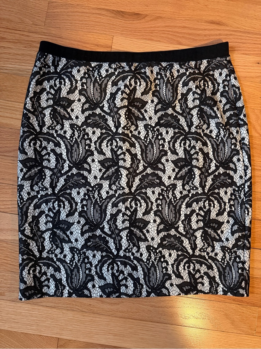 Karen Kane Black and White Lace Pencil Skirt size M